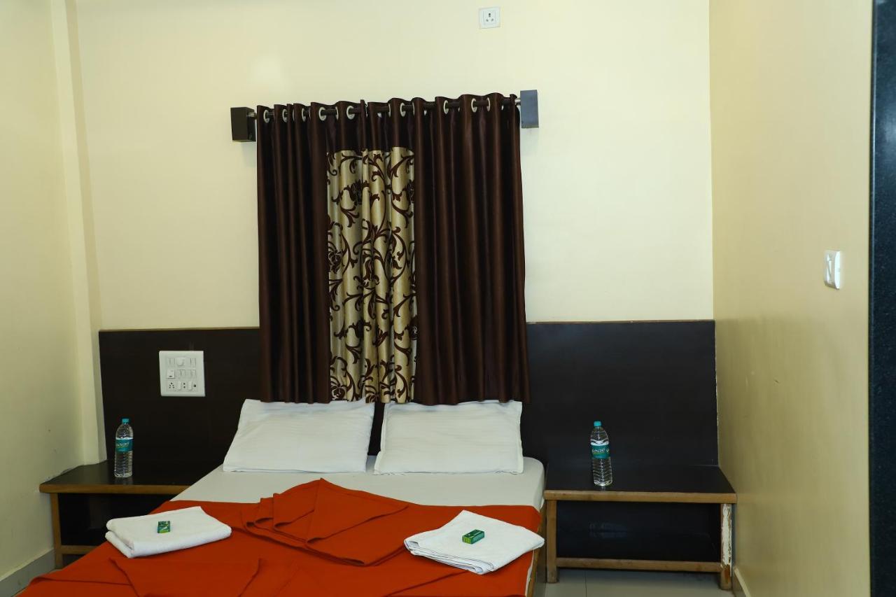 Sai Madhavi Palace Hotel Shirdi Luaran gambar